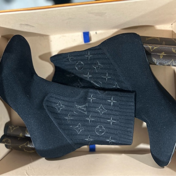 Louis Vuitton silhouette ankle boots 37 1/2 - Picture 1 of 6